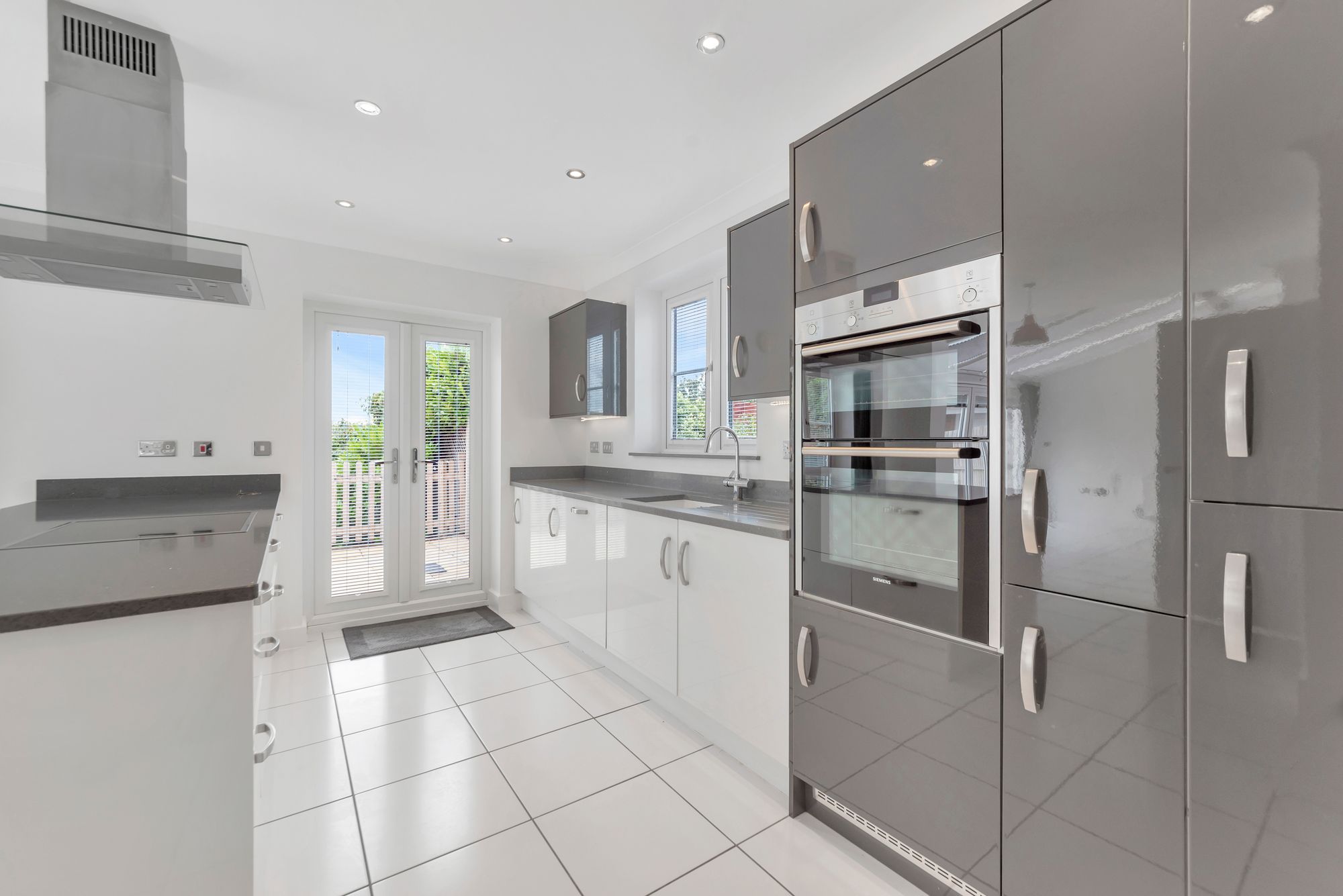 4 bed detached house for sale in Dowling Drive, Pershore 1