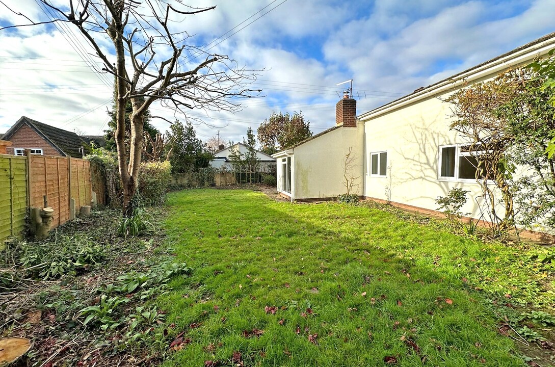 3 bed detached bungalow to rent in Manor Road, Eckington  - Property Image 14