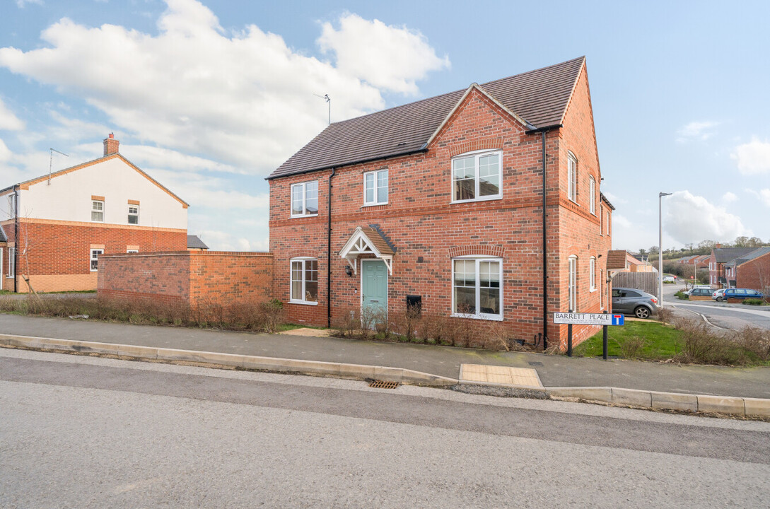 3 bed semi-detached house for sale in Barrett Place, Shipston-On-Stour  - Property Image 1