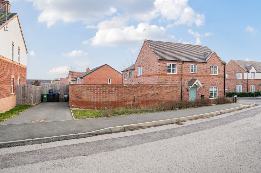 3 bed semi-detached house for sale in Barrett Place, Shipston-On-Stour  - Property Image 13