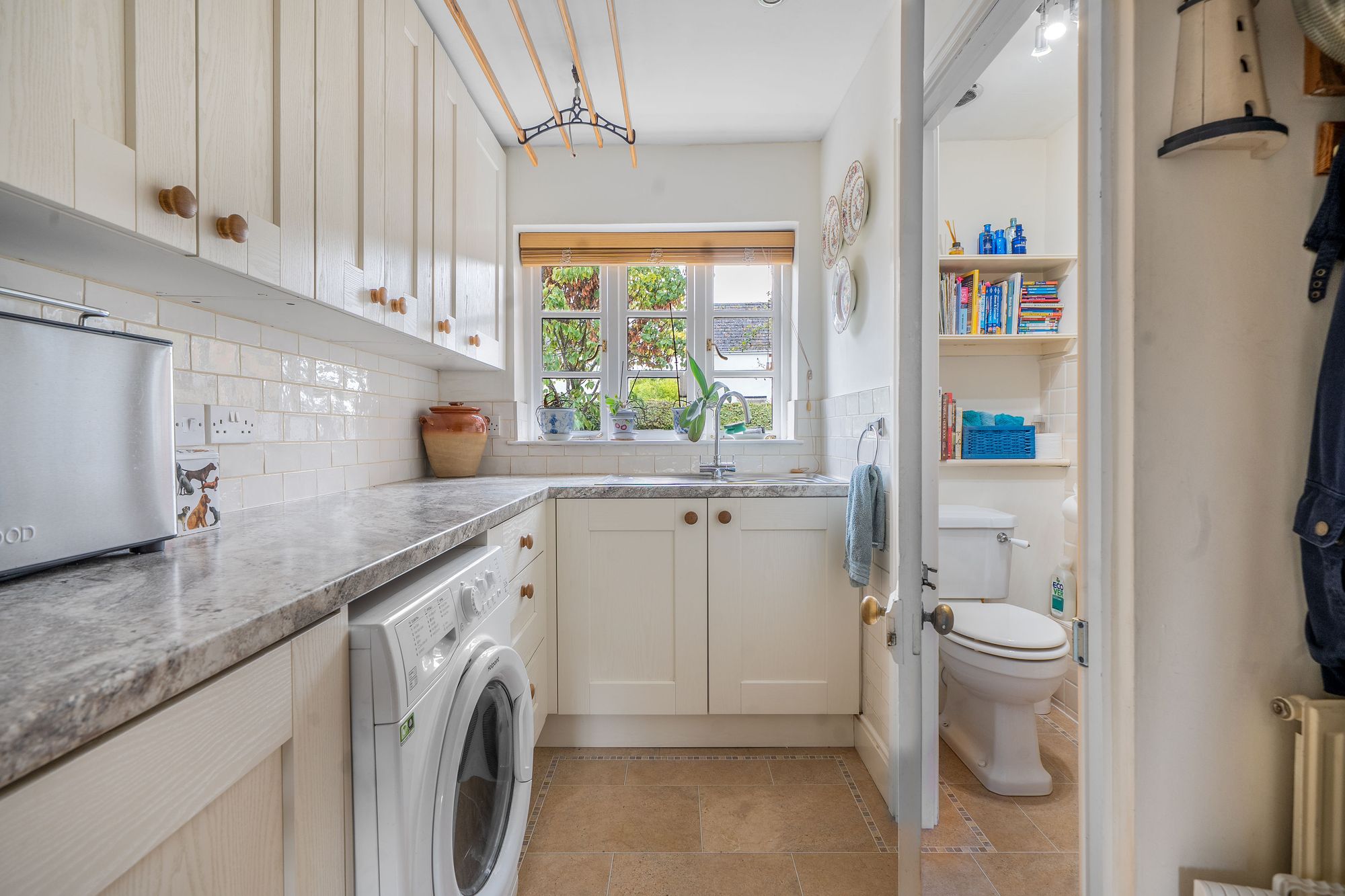 4 bed detached house for sale in Wick Road, Pershore 6