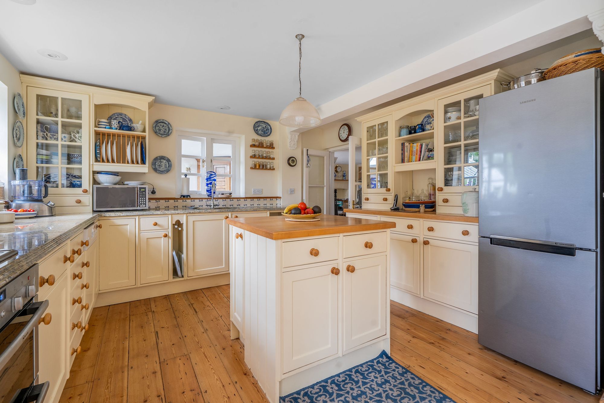 4 bed detached house for sale in Wick Road, Pershore 3