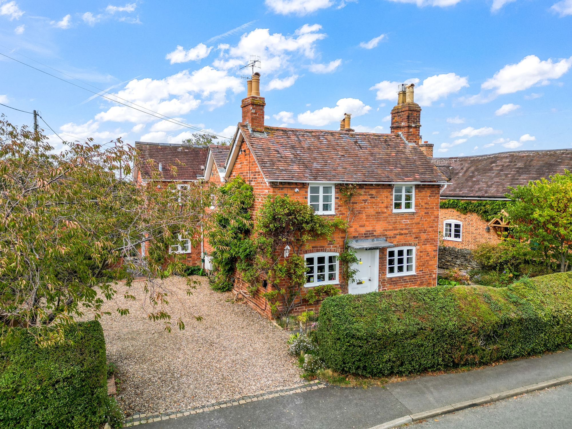 4 bed detached house for sale in Wick Road, Pershore  - Property Image 1