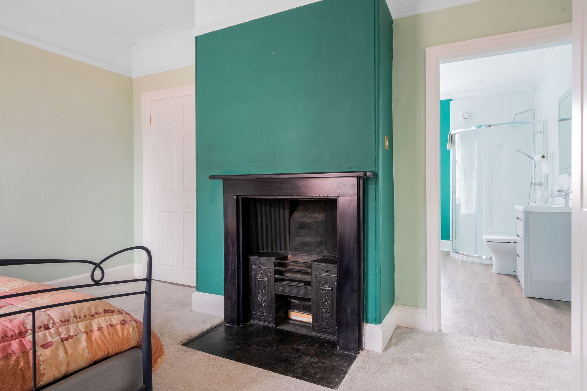 3 bed mid-terraced house for sale in Bridge Street, Pershore 9