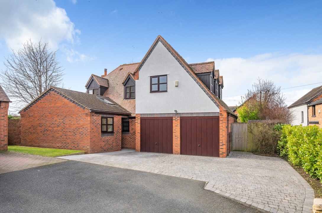 4 bed detached house for sale in Cotheridge Lane, Eckington  - Property Image 1