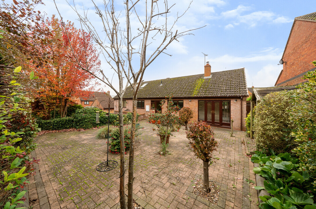 3 bed detached bungalow for sale in Box Tree Close, Defford  - Property Image 14