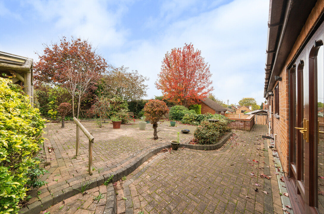 3 bed detached bungalow for sale in Box Tree Close, Defford  - Property Image 13