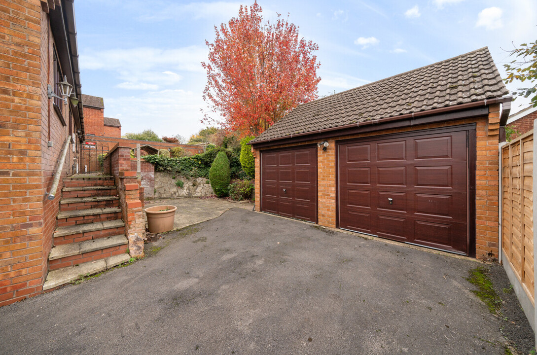 3 bed detached bungalow for sale in Box Tree Close, Defford  - Property Image 17