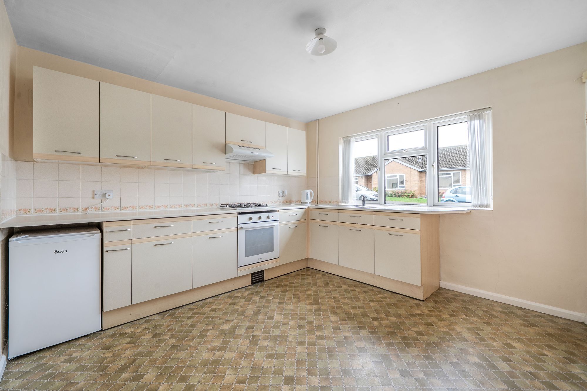 3 bed mid-terraced house for sale in Hands Orchard, Pershore  - Property Image 2