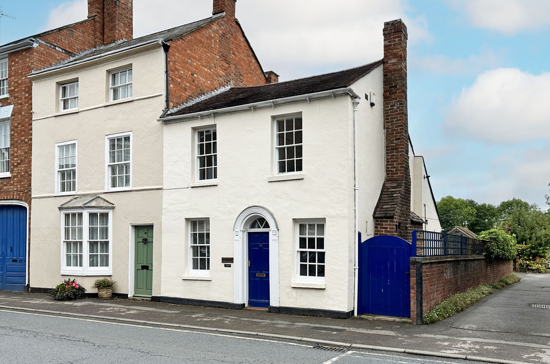 2 bed cottage to rent in Bridge Street, Pershore  - Property Image 1