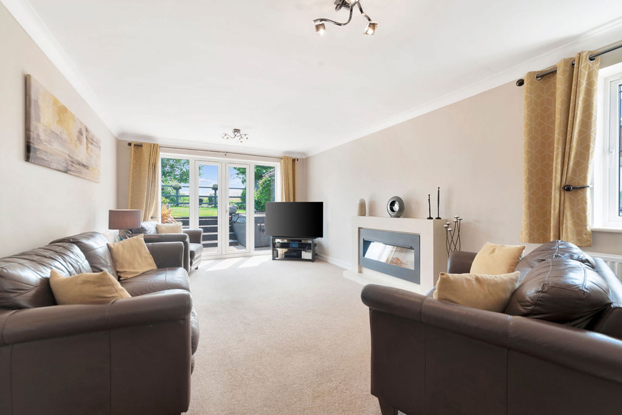 5 bed detached house for sale in Pear Tree Way, Droitwich  - Property Image 4