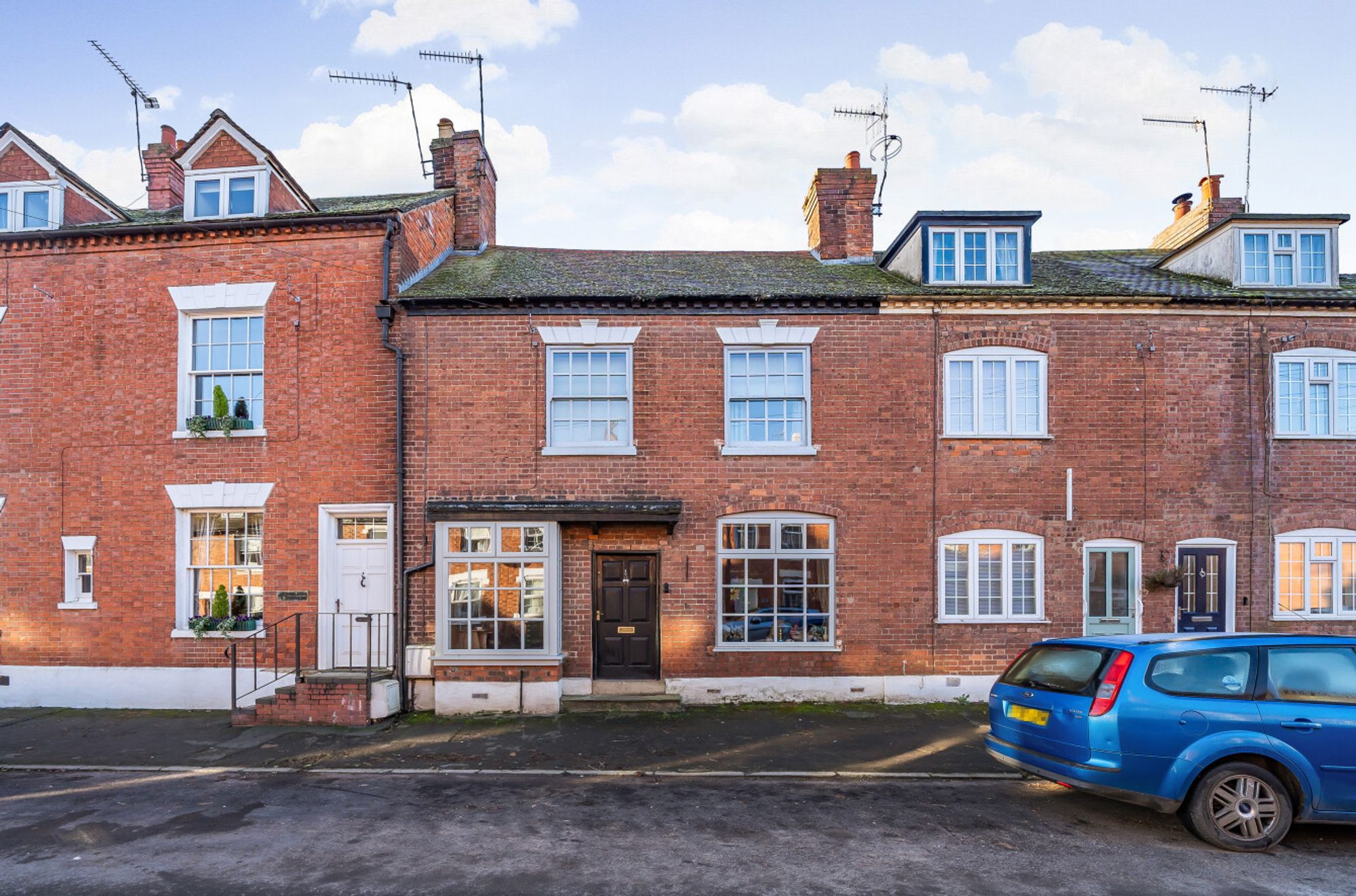 4 bed terraced house for sale in Newlands, Pershore  - Property Image 1