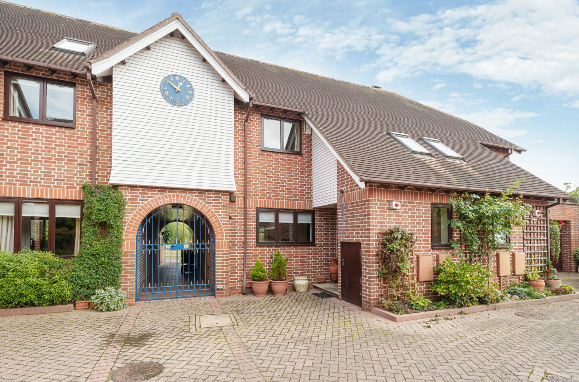 2 bed terraced house for sale in Weir Gardens, Pershore  - Property Image 1