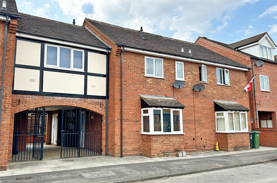 2 bed terraced house for sale in Head Street, Pershore  - Property Image 1