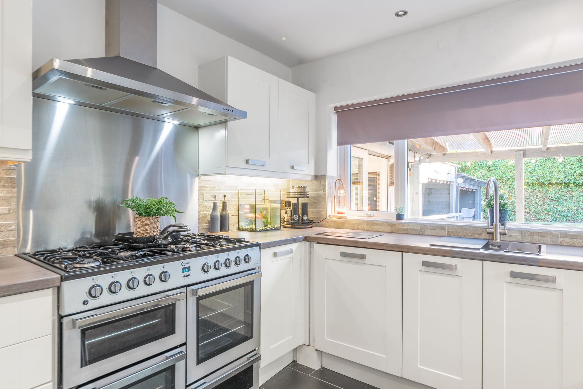 3 bed link detached house for sale in Keepers Close, Pershore 3