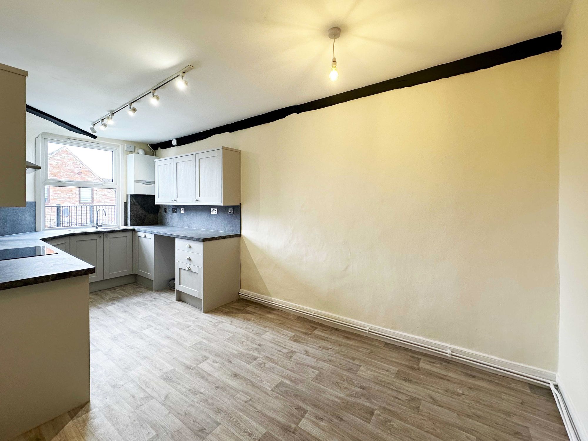 3 bed apartment to rent in Bridge Street, Pershore  - Property Image 3
