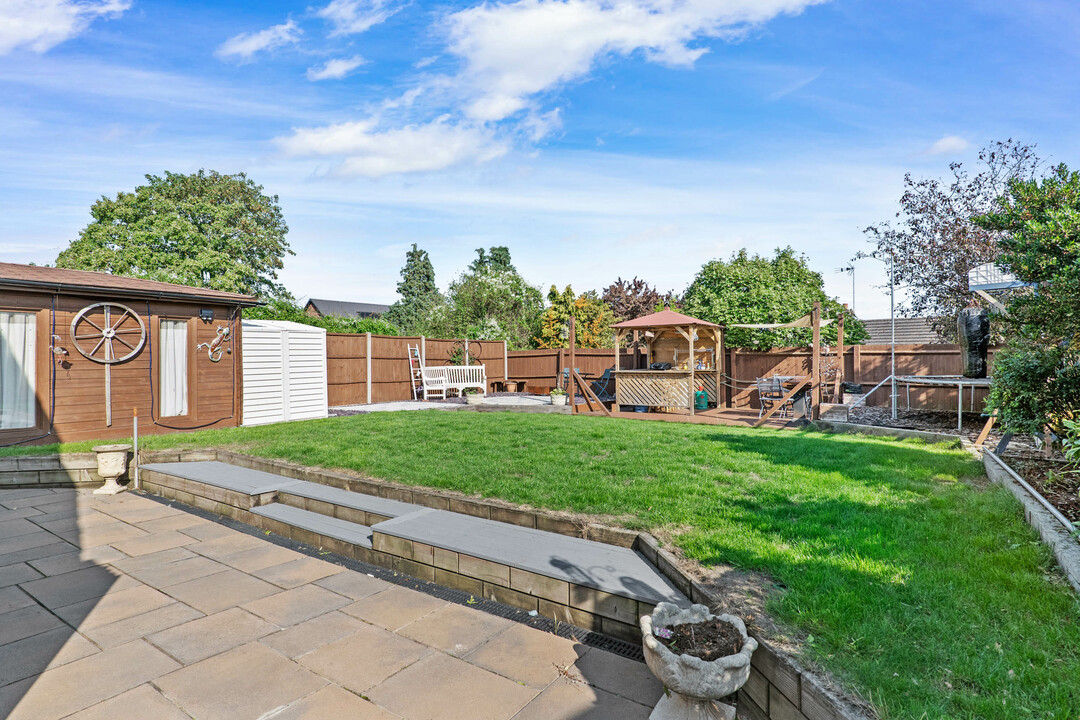 4 bed detached bungalow for sale in Upper Street, Defford  - Property Image 17