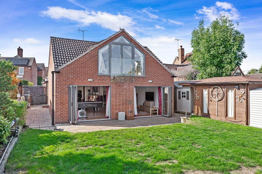 4 bed detached bungalow for sale in Upper Street, Defford  - Property Image 15