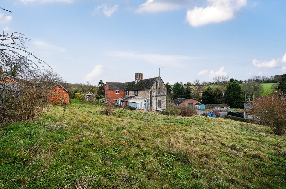 2 bed semi-detached house for sale in Combrook, Warwick  - Property Image 9