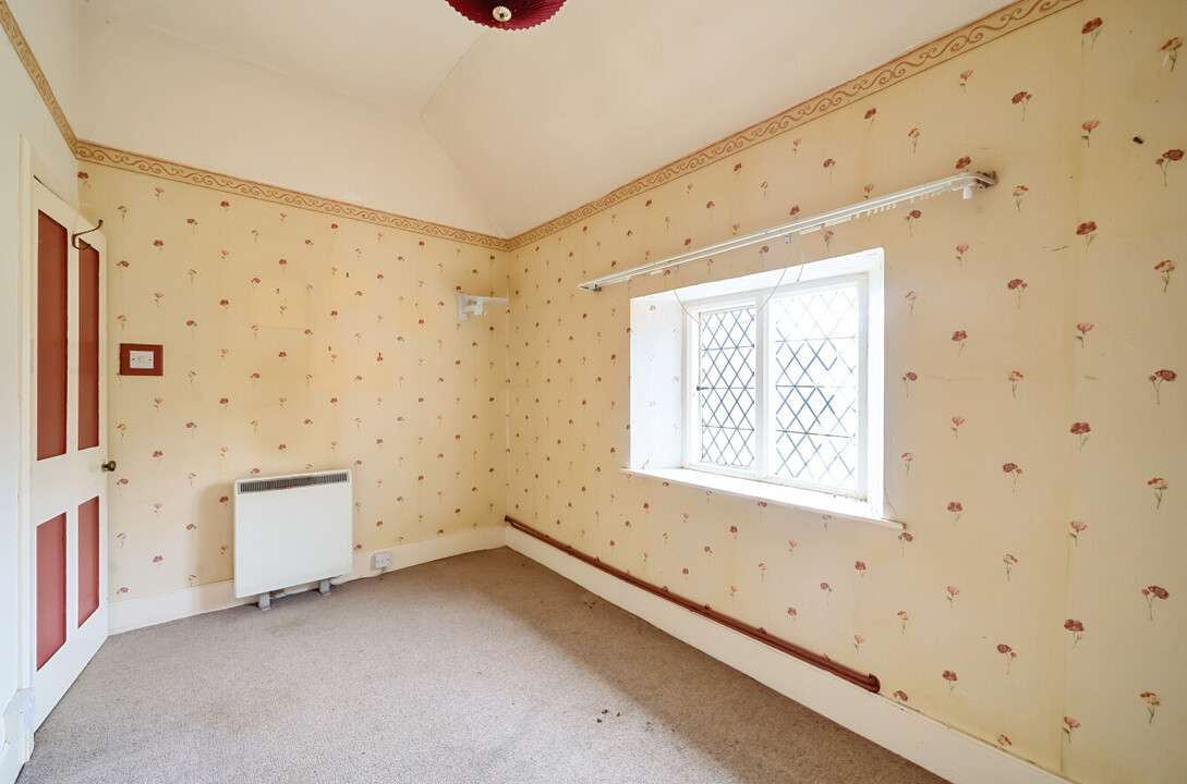 2 bed semi-detached house for sale in Combrook, Warwick  - Property Image 5