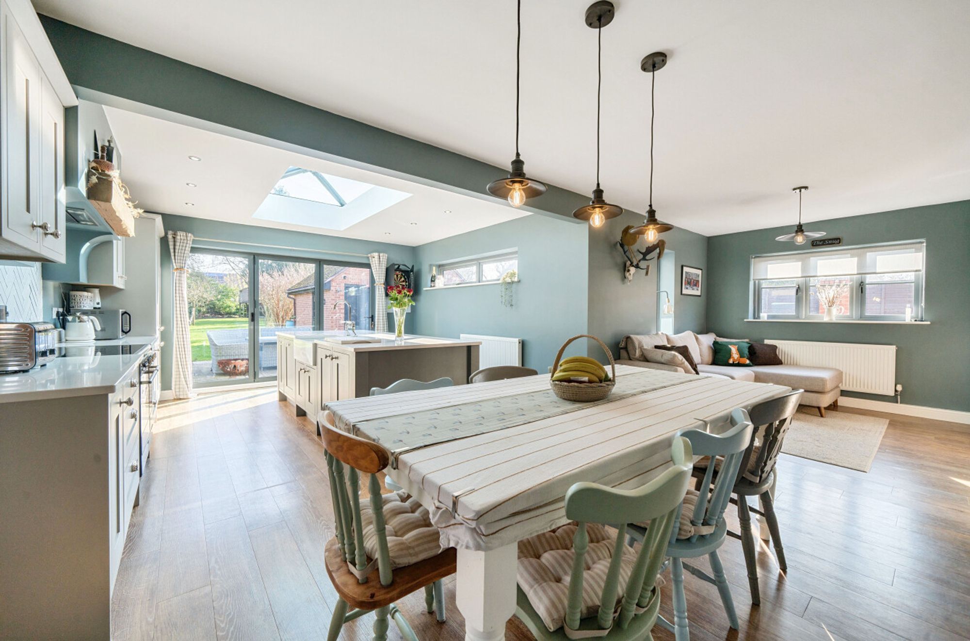 3 bed detached bungalow for sale in Field Barn Lane, Pershore 3