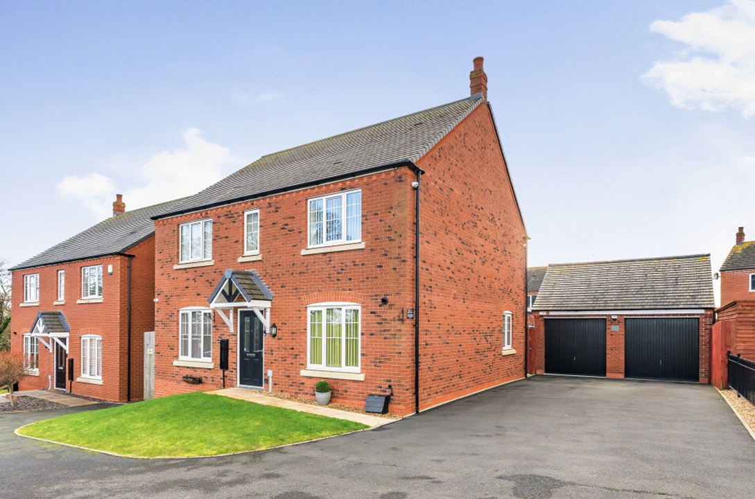 4 bed detached house for sale in Furrow Close, Worcester  - Property Image 1