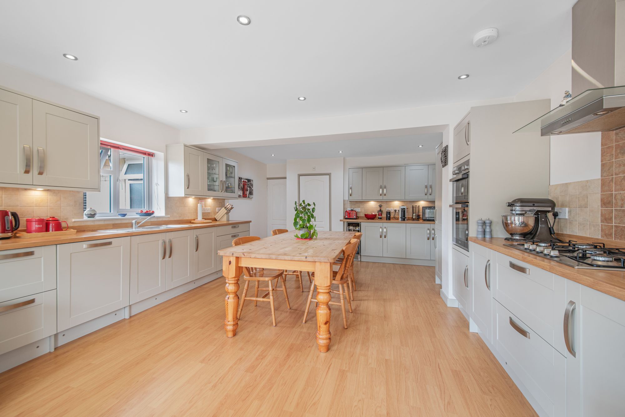 2 bed detached bungalow for sale in Orchard Drive, Pershore  - Property Image 4