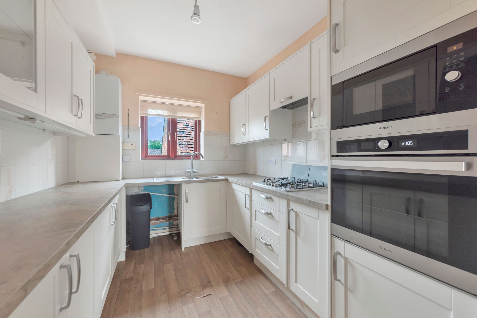 2 bed flat for sale in Bridge Street, Pershore 2