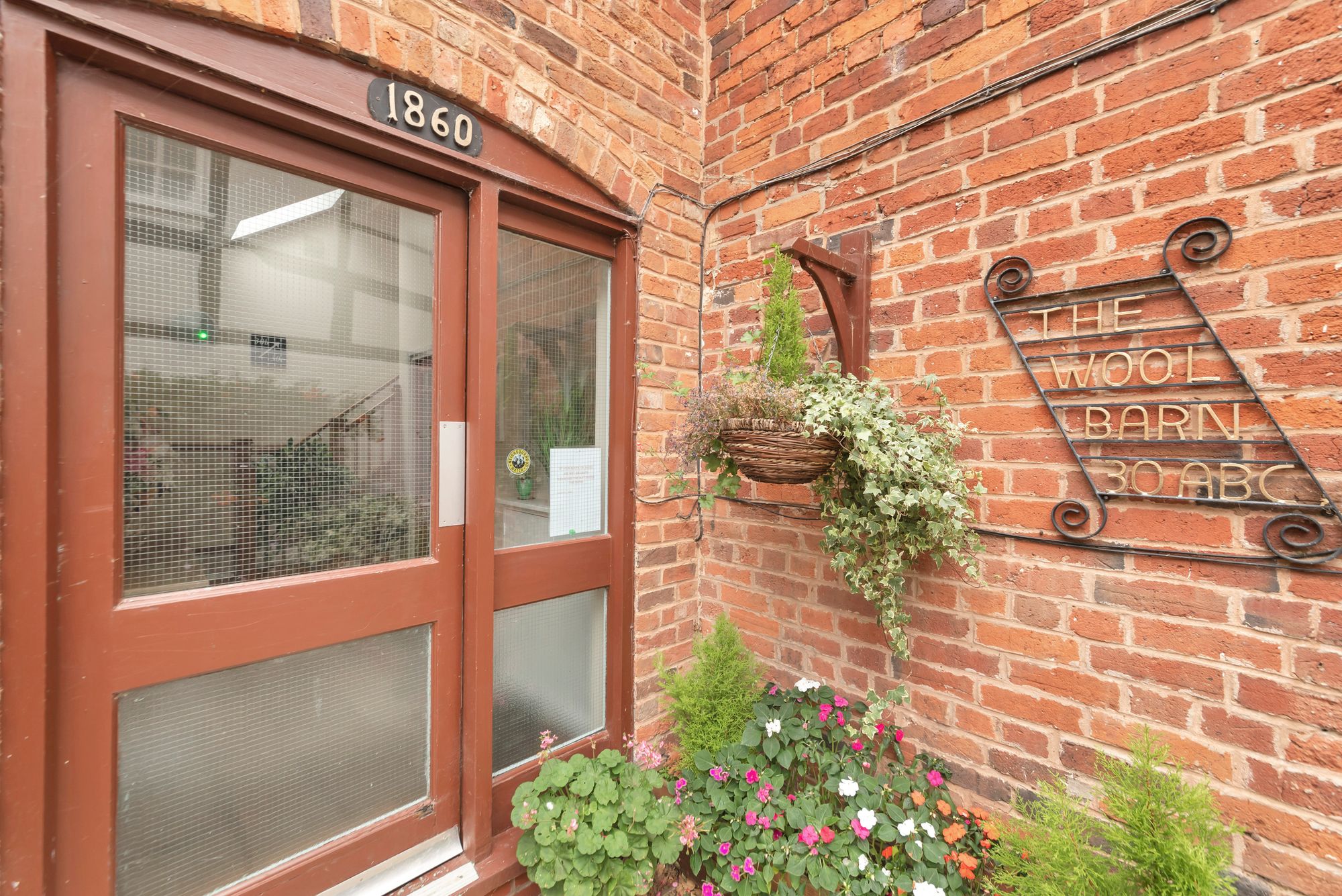 2 bed flat for sale in Bridge Street, Pershore  - Property Image 2
