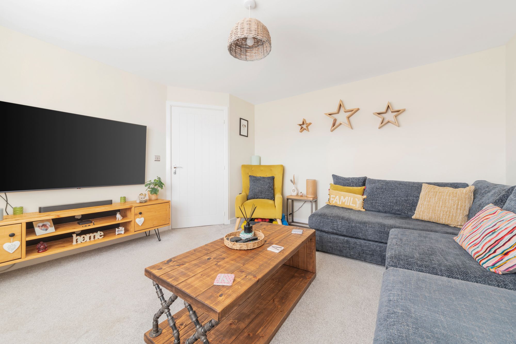 3 bed detached house for sale in Jubileum Crescent, Pershore  - Property Image 8