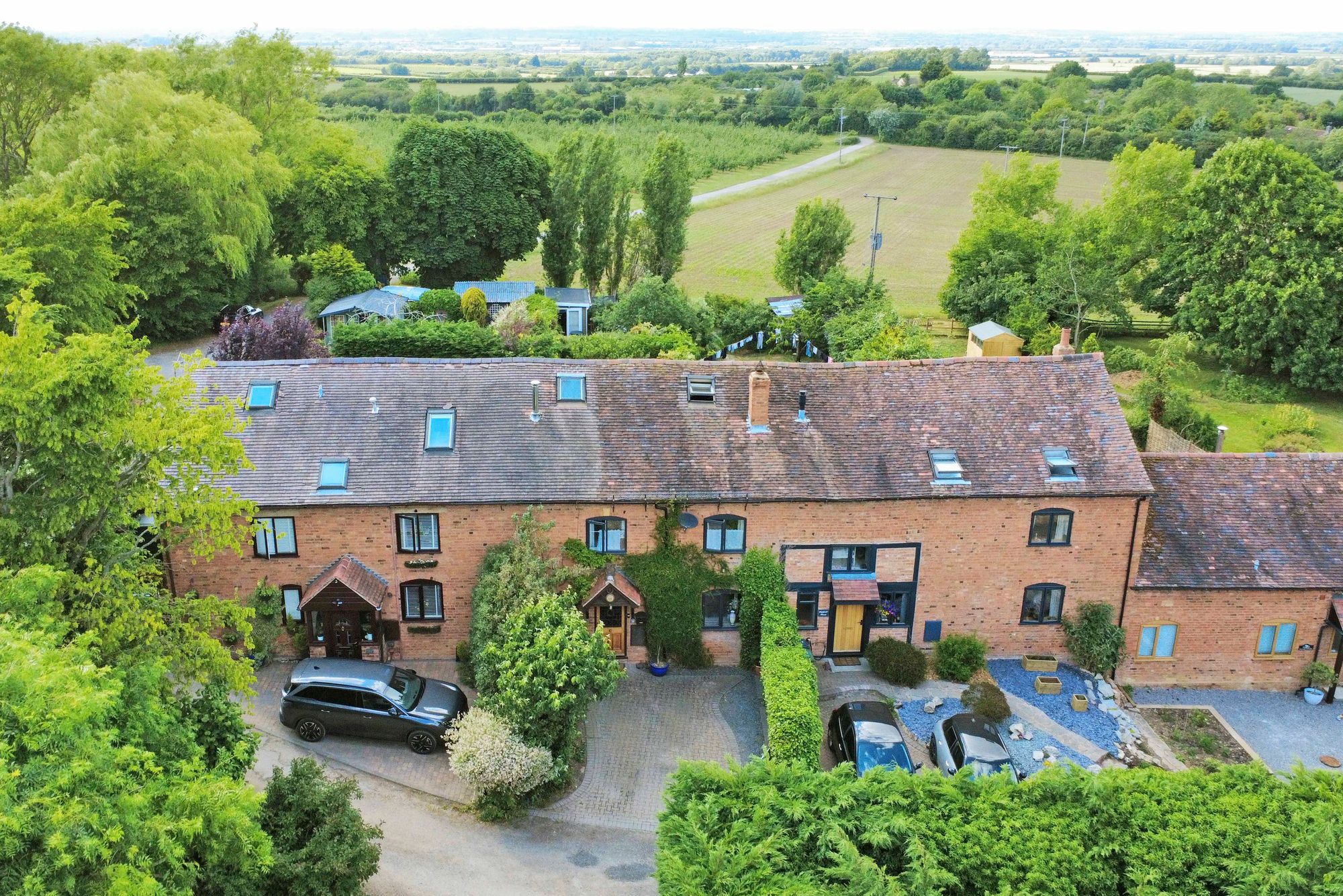 3 bed mid-terraced house for sale in Hill Furze, Pershore  - Property Image 2