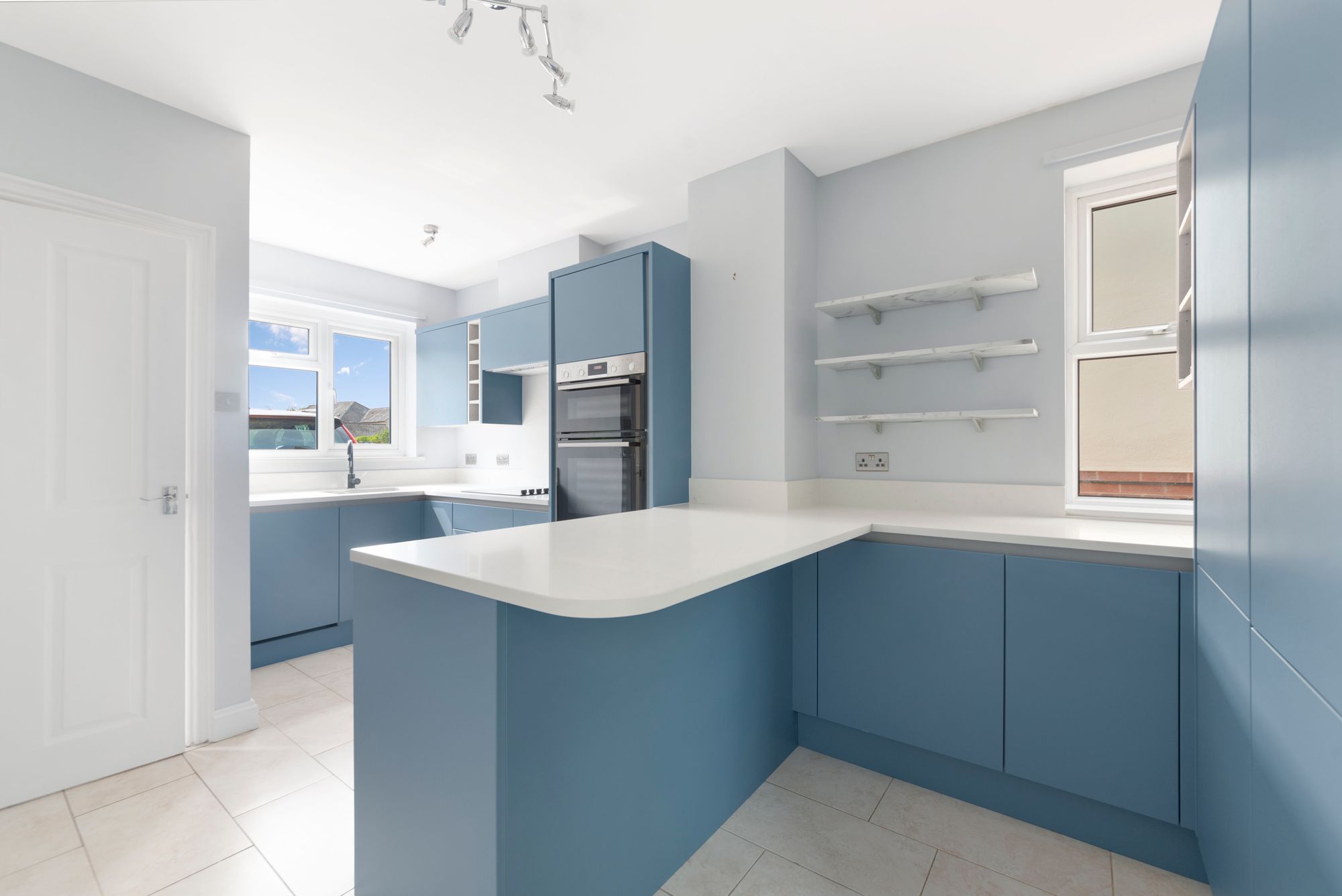 3 bed semi-detached house for sale in Stonebow Road, Pershore  - Property Image 2
