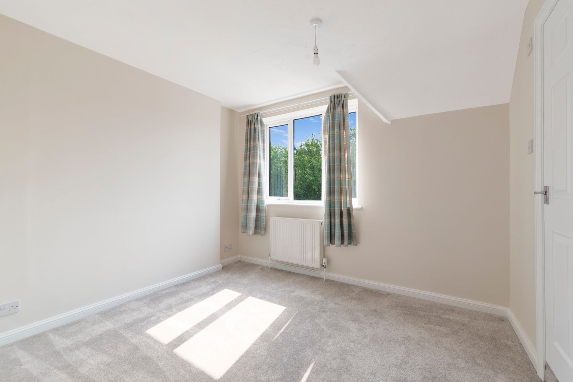 3 bed semi-detached house for sale in Stonebow Road, Pershore  - Property Image 9