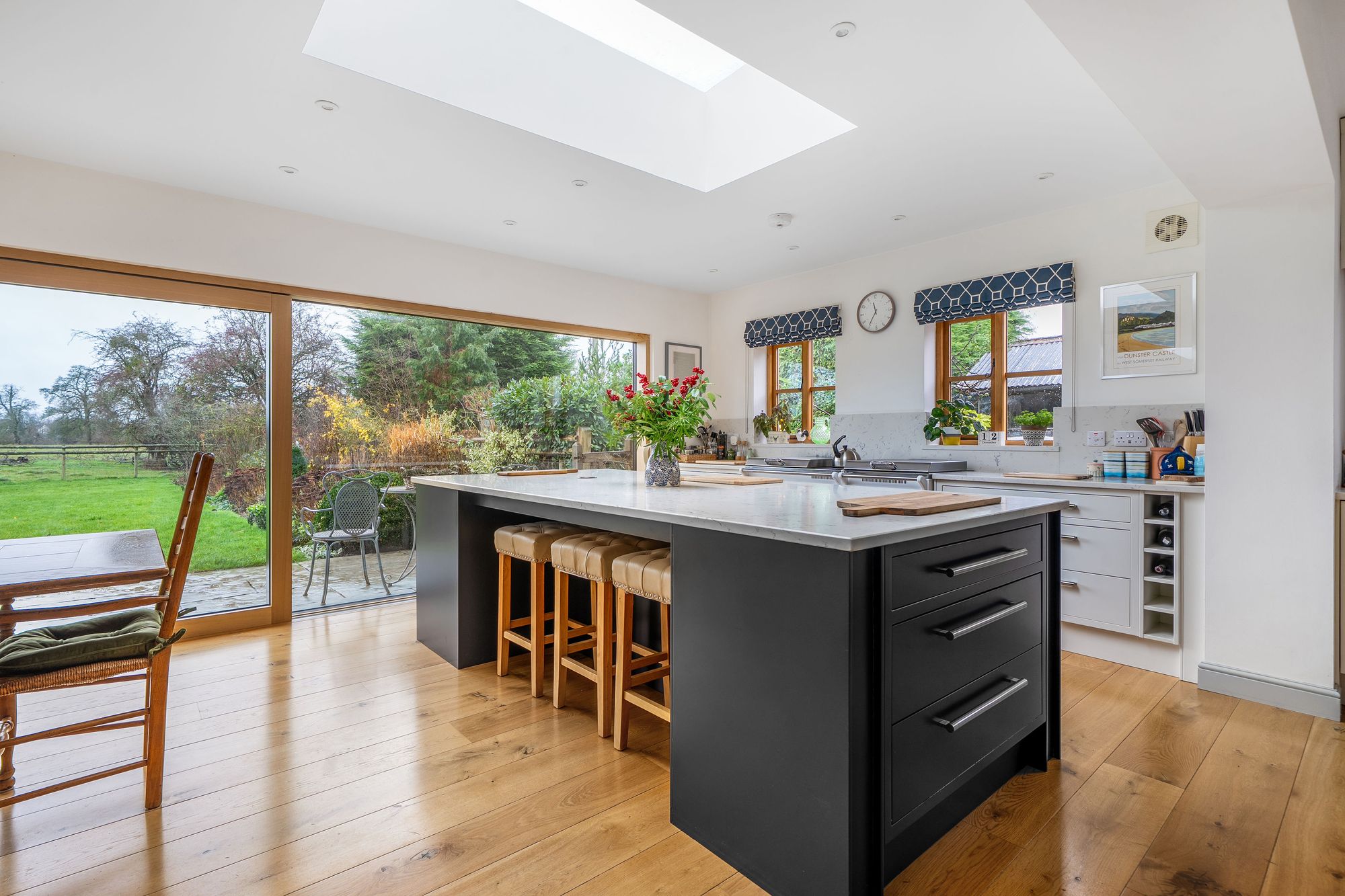 5 bed detached house for sale in Naunton Beauchamp, Pershore 2