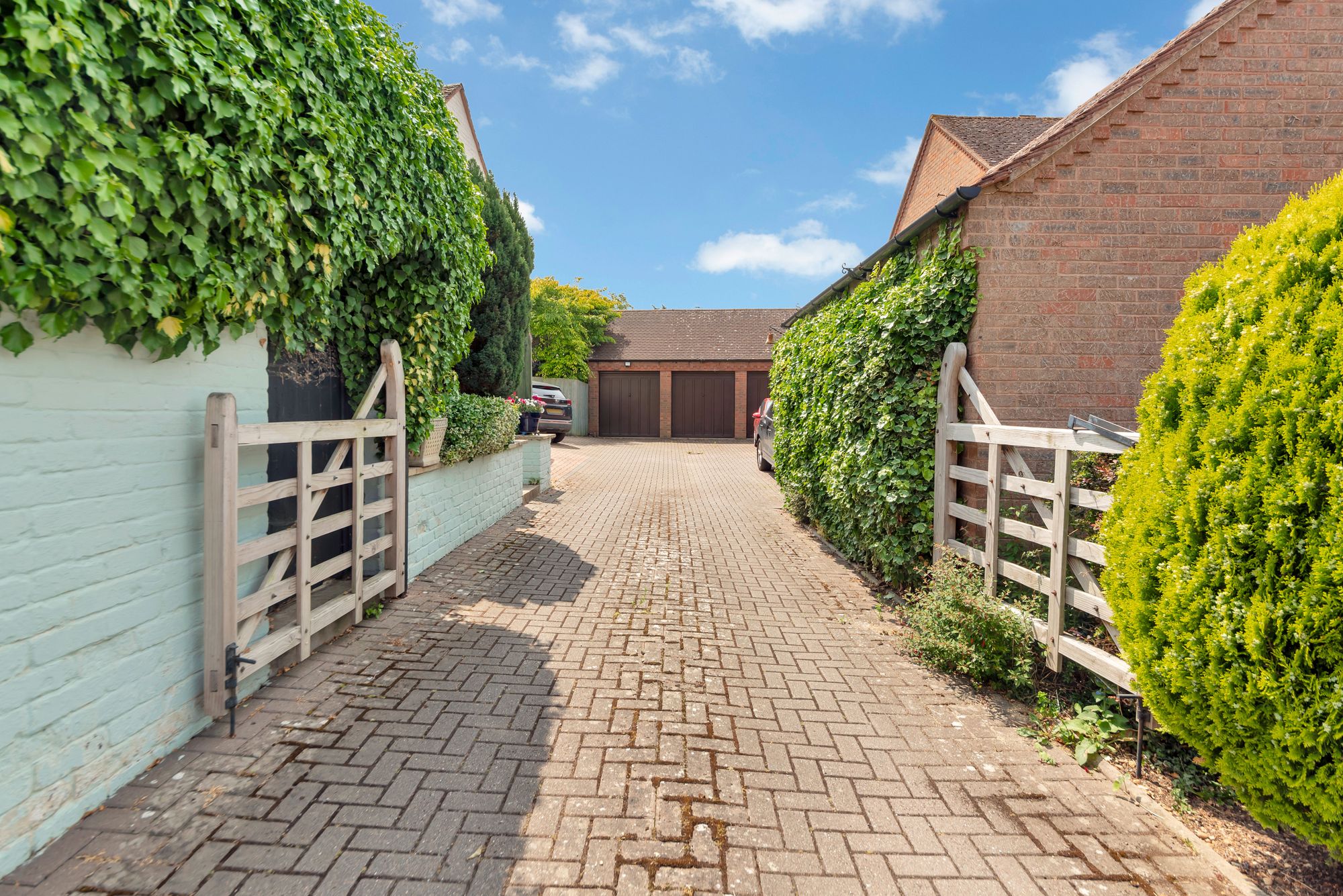 4 bed semi-detached house for sale in Top Street, Pershore 19