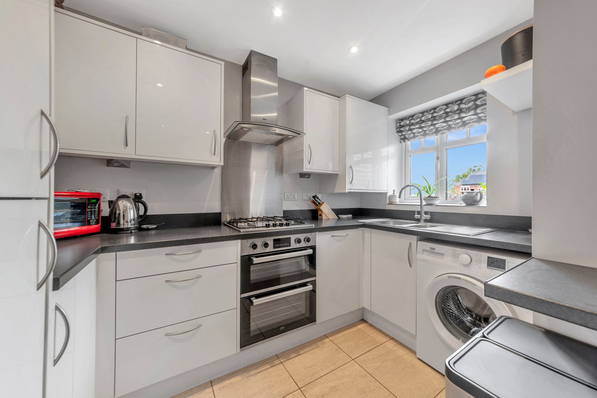 2 bed semi-detached house for sale in Williamson Way, Pershore 3