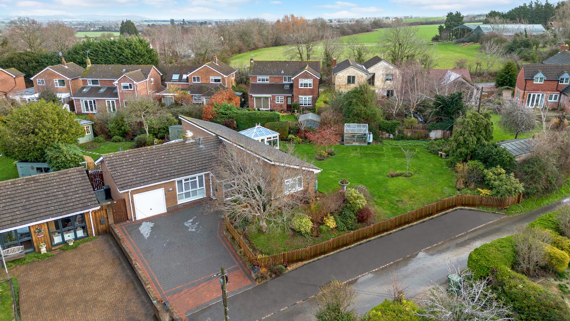 3 bed detached bungalow for sale in Great Comberton, Pershore - Property Image 1