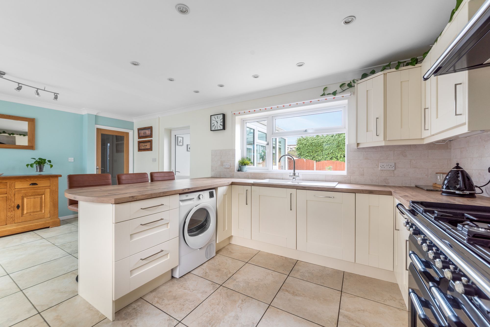 3 bed detached bungalow for sale in Great Comberton, Pershore  - Property Image 9