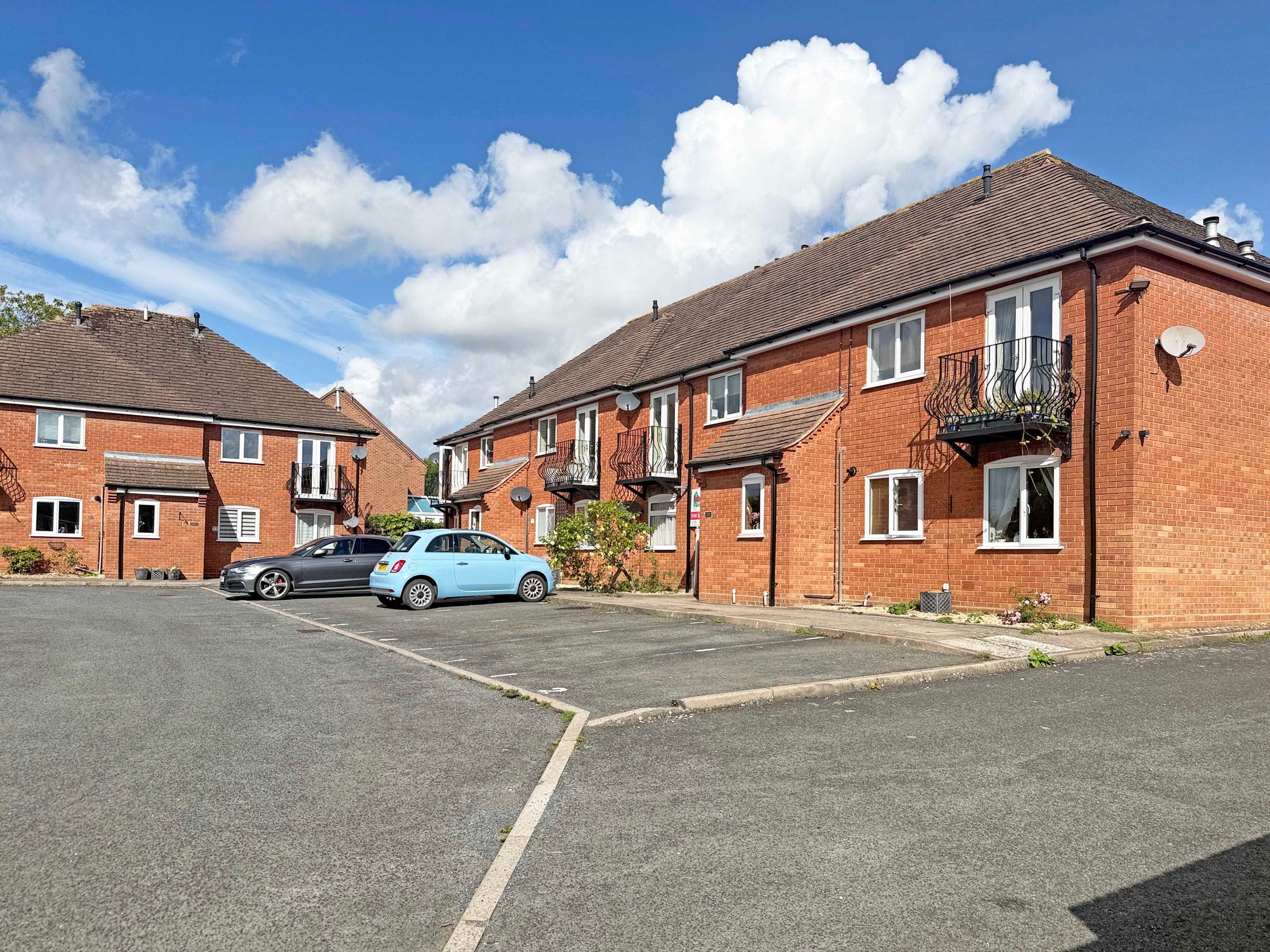 2 bed flat to rent in Old Market Court, Pershore, WR10