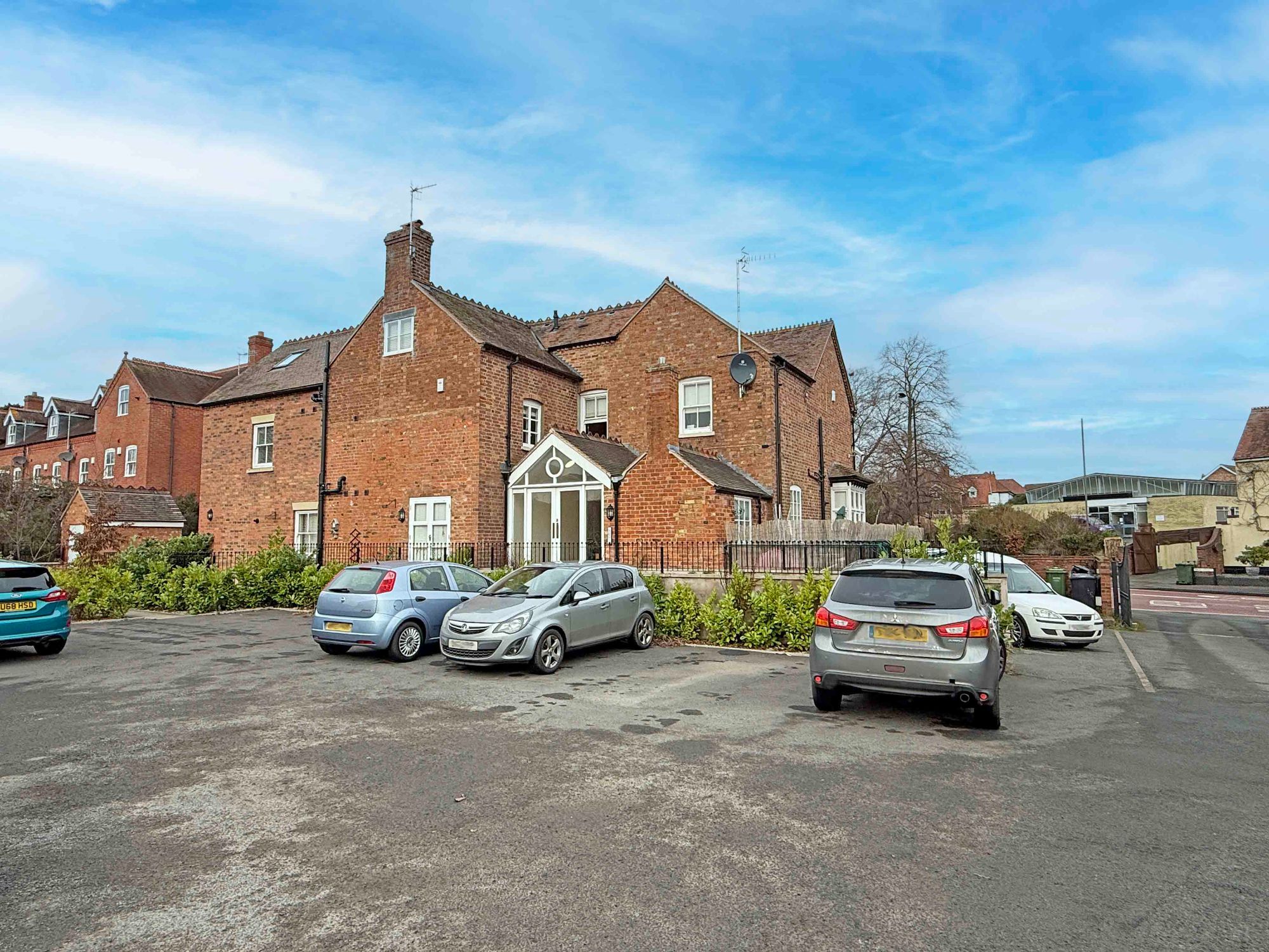 3 bed flat to rent in Worcester Road, Pershore - Property Image 1