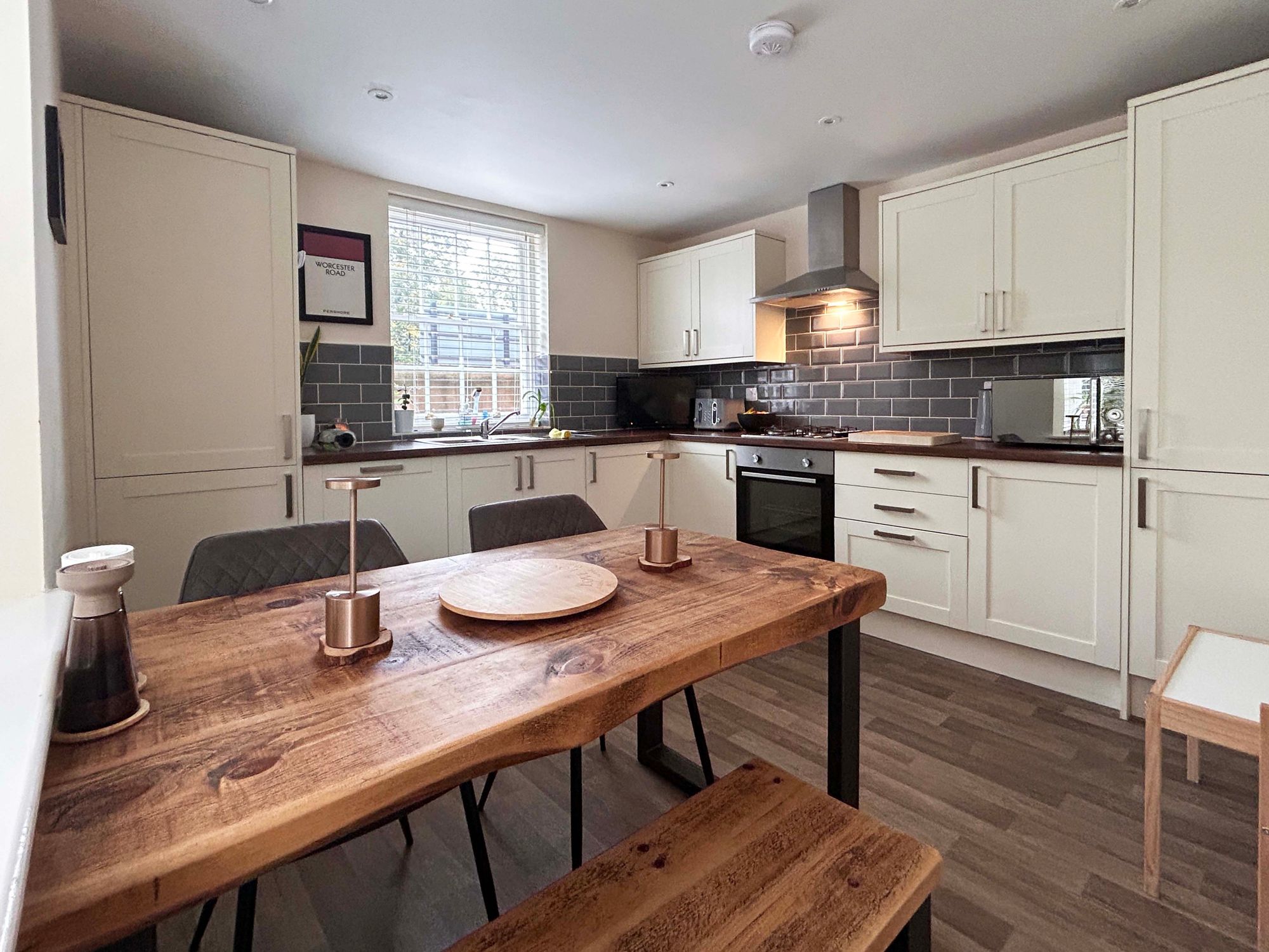 3 bed flat to rent in Worcester Road, Pershore  - Property Image 2