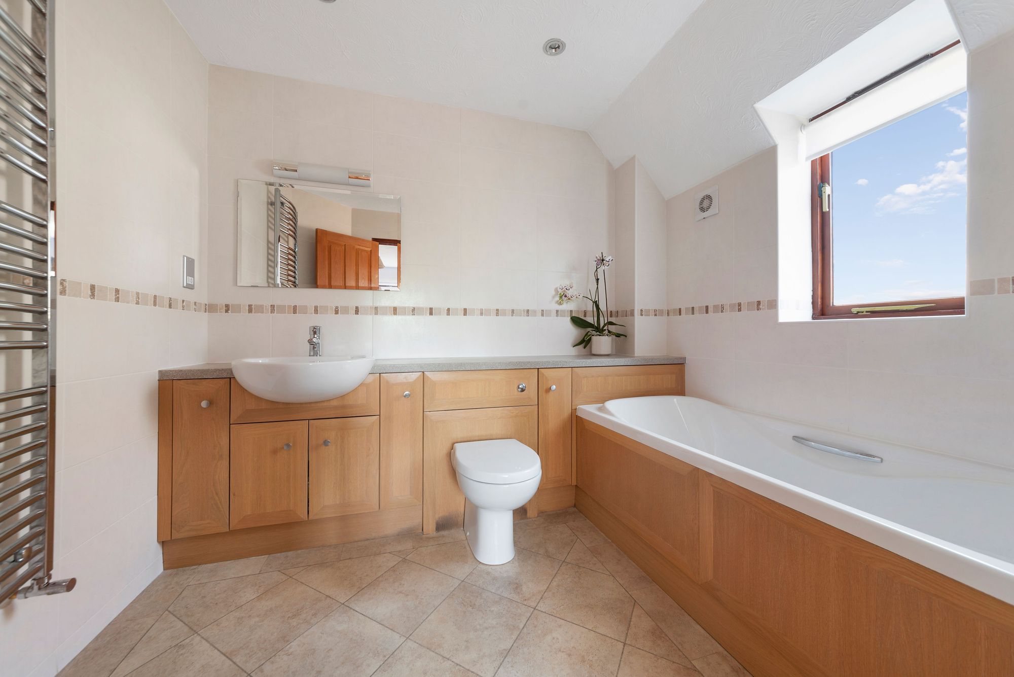 4 bed detached house for sale in Lazy Lane, Pershore 10