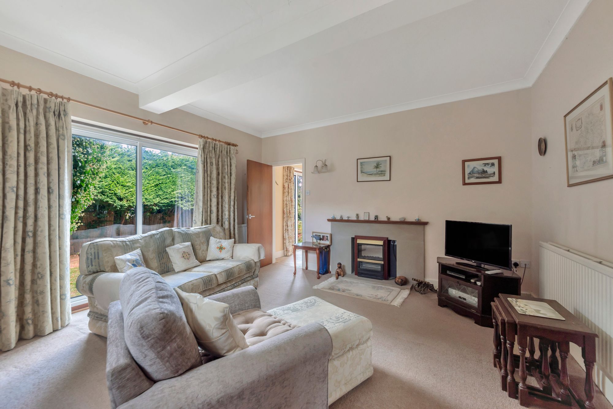 3 bed end of terrace house for sale in Station Road, Pershore 4