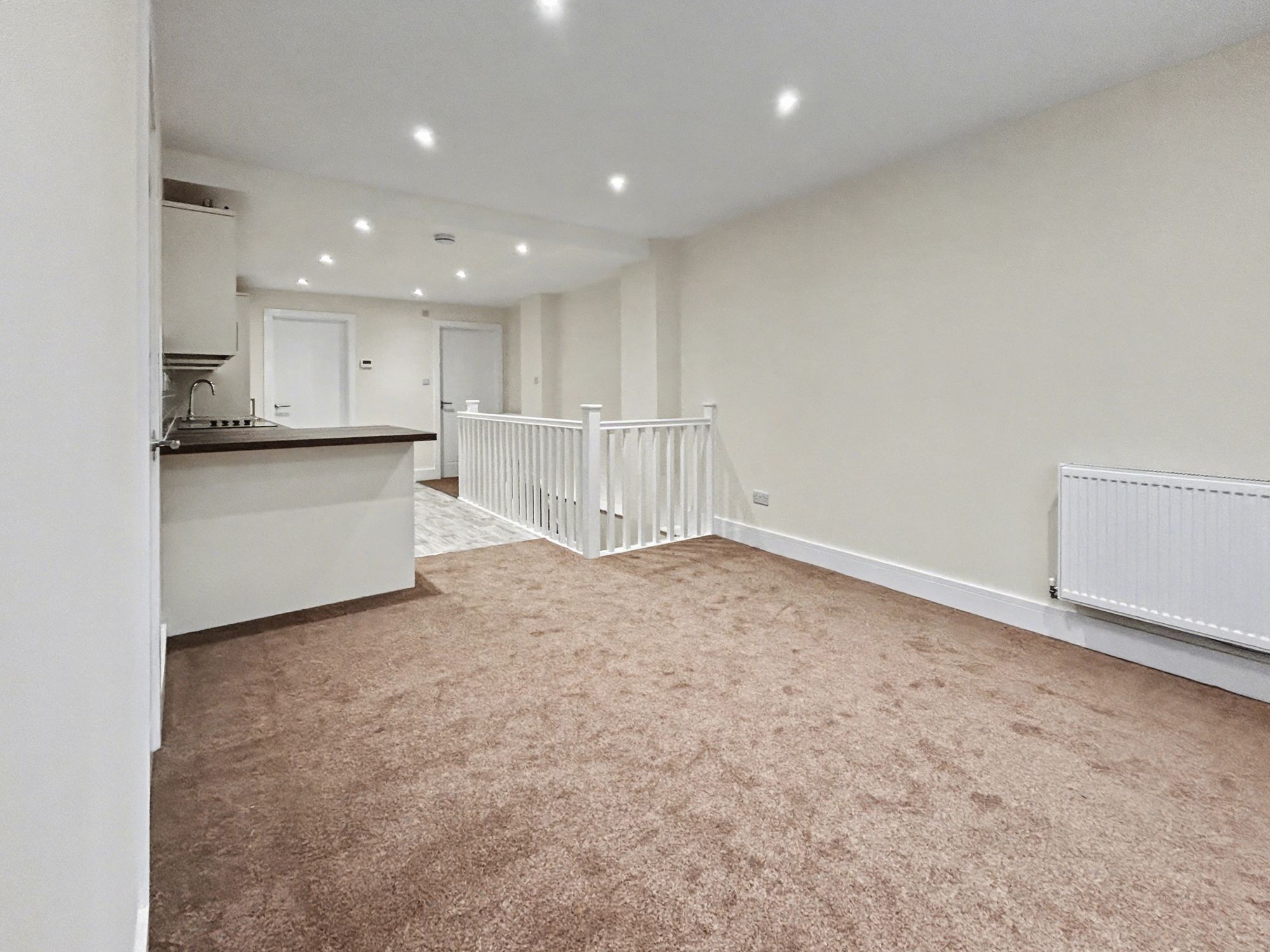 2 bed flat to rent in Bridge Street, Pershore 4