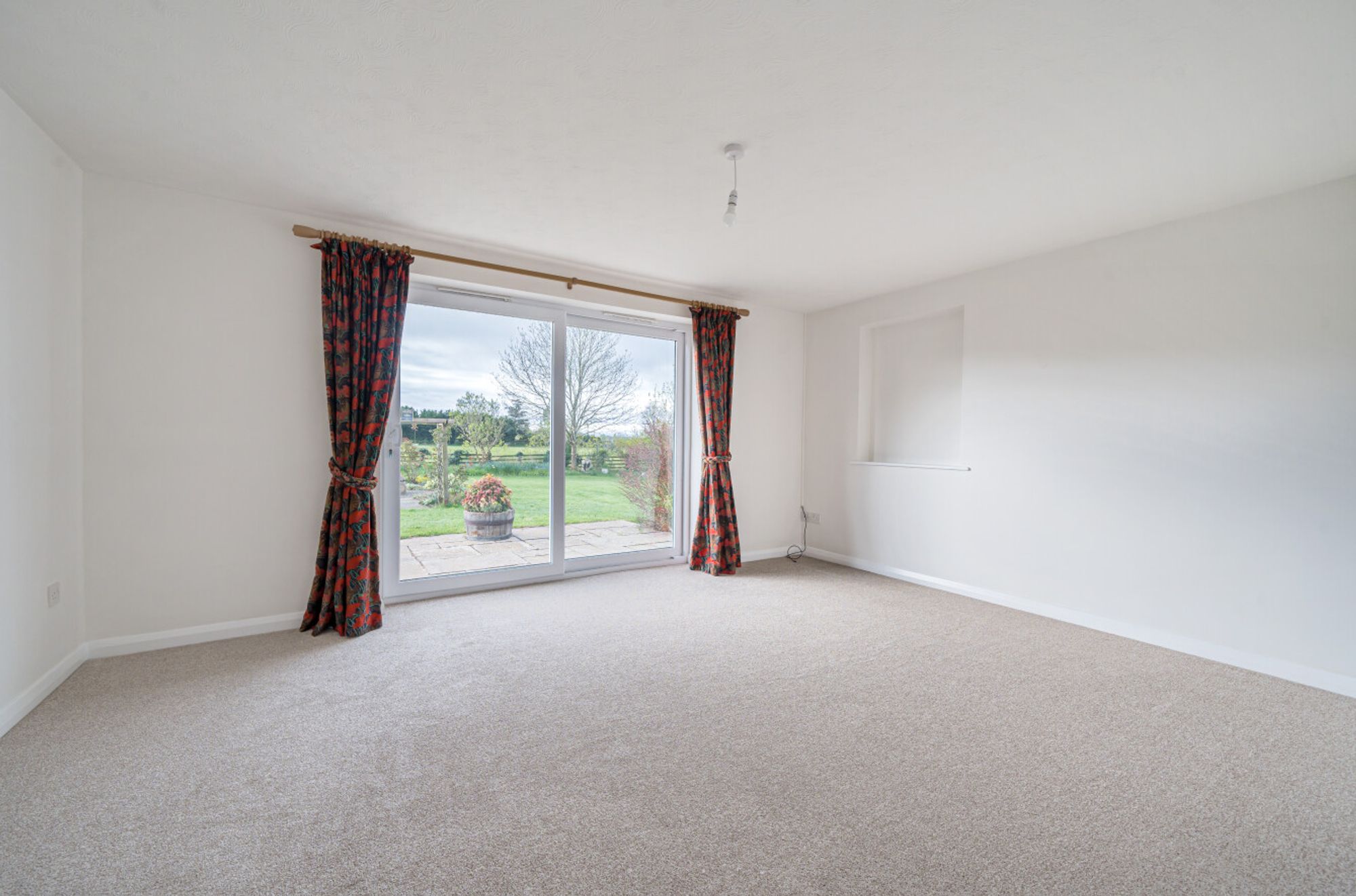 5 bed detached house to rent in Tewkesbury Road, Pershore  - Property Image 11