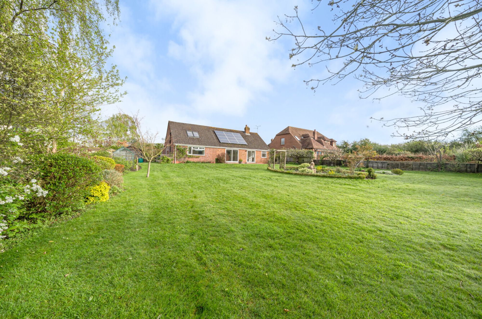 5 bed detached house to rent in Tewkesbury Road, Pershore  - Property Image 1