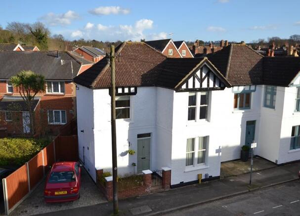 3 bed detached house to rent in Springfield Road, Guildford  - Property Image 1