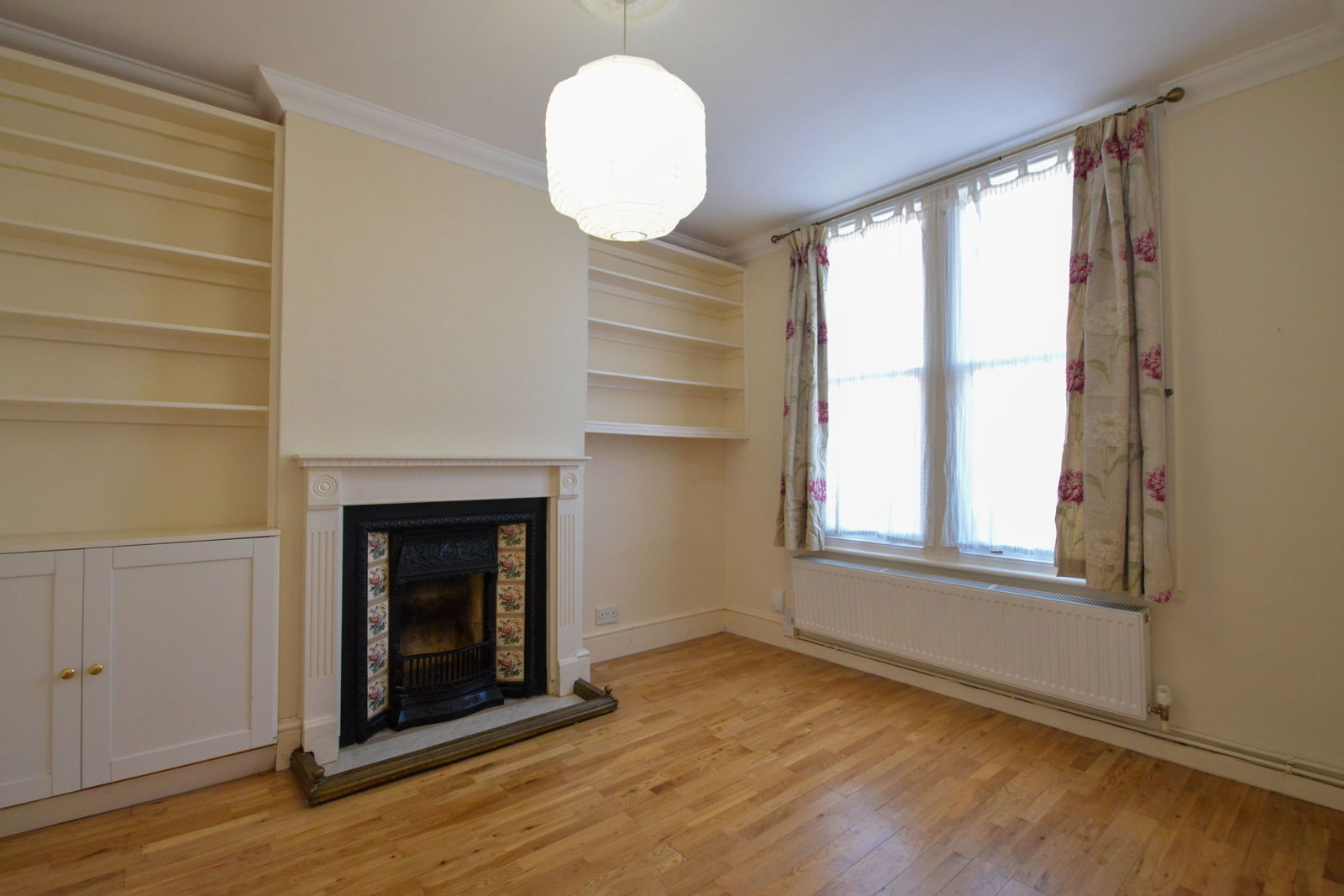 3 bed detached house to rent in Springfield Road, Guildford 9