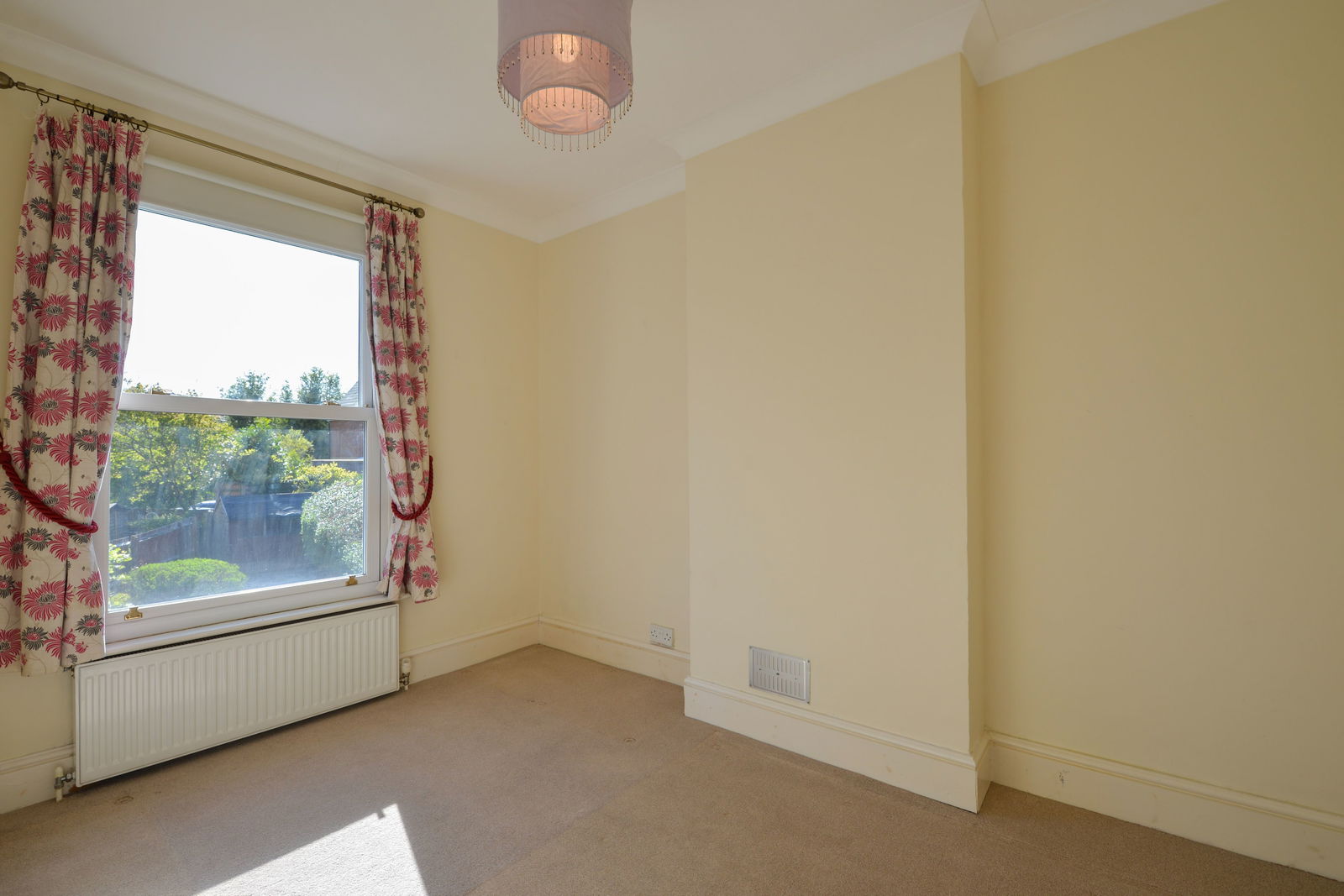 3 bed detached house to rent in Springfield Road, Guildford 17