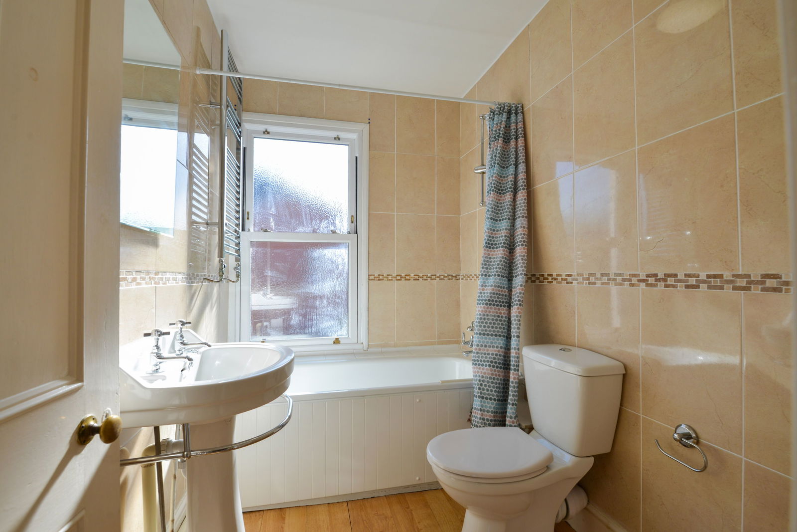 3 bed detached house to rent in Springfield Road, Guildford 18